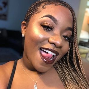 Meet your Posher, Khadijah